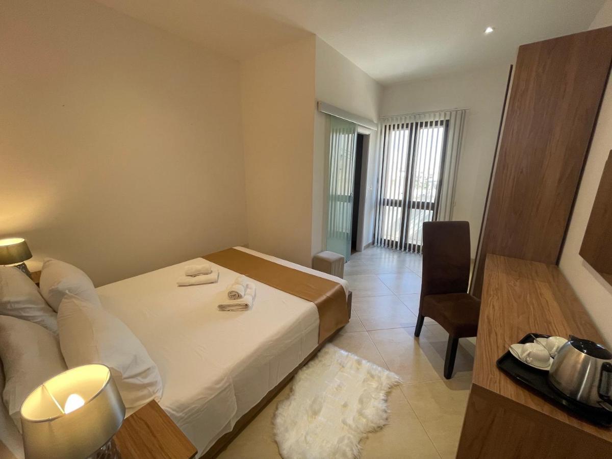 ビクトリア Alina Boutique Living Bed & Breakfast エクステリア 写真