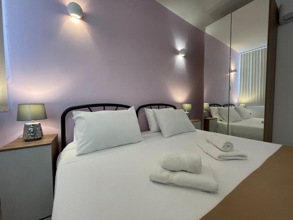 ビクトリア Alina Boutique Living Bed & Breakfast エクステリア 写真